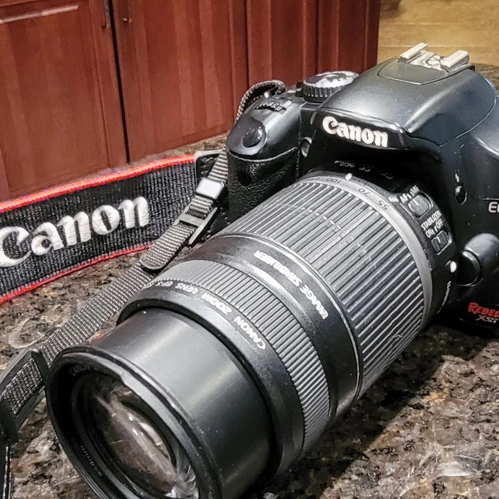 CANON Eos Rebel DSLR XSi & 2 Canon Lens